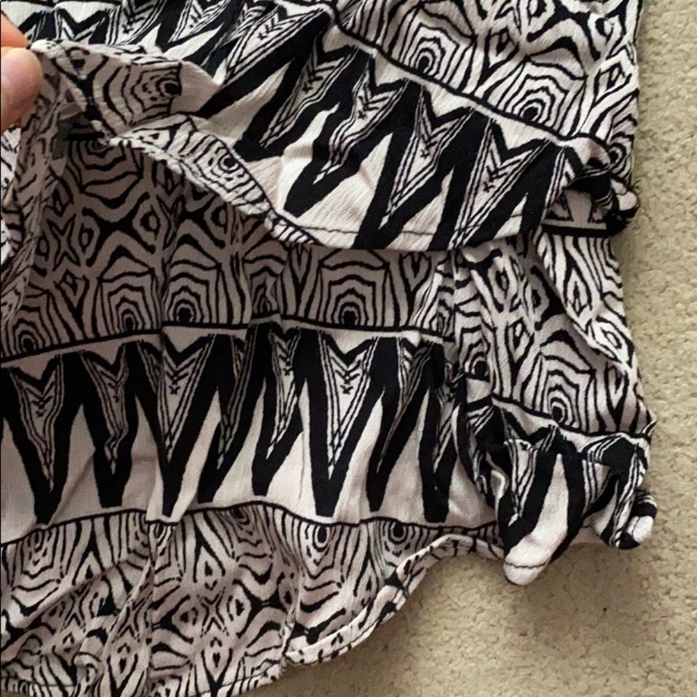 Ruffled Tank Top - Picture 4 of 4